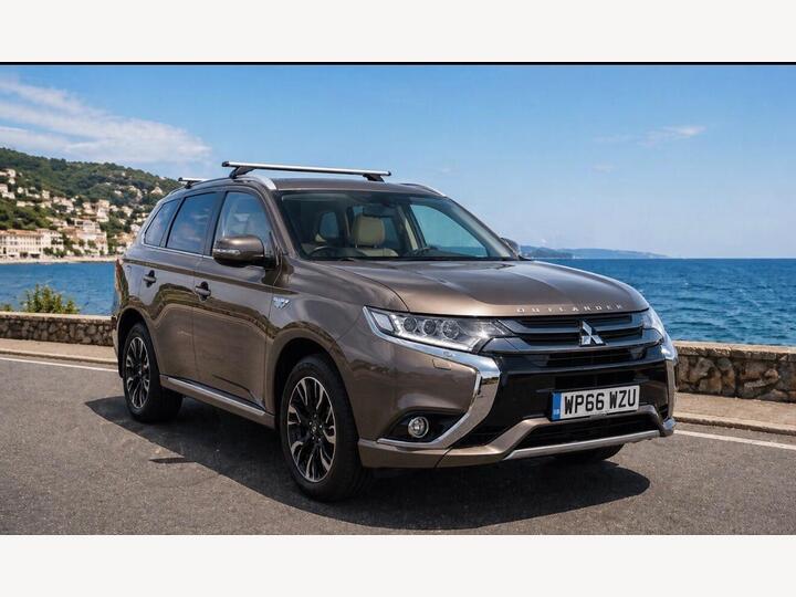 Mitsubishi Outlander 2.0h 12kWh 5hs CVT 4WD Euro 6 (s/s) 5dr Mitsubishi Outlander 2.0h 12kWh 5hs CVT 4WD Euro 6 (s/s) 5dr