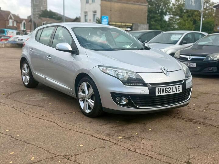 Renault MEGANE 1.6 16V Dynamique TomTom Euro 5 5dr