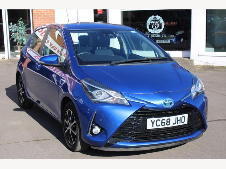 Toyota Yaris 1.5 VVT-h Icon Tech E-CVT Euro 6 (s/s) 5dr Toyota Yaris 1.5 VVT-h Icon Tech E-CVT Euro 6 (s/s) 5dr