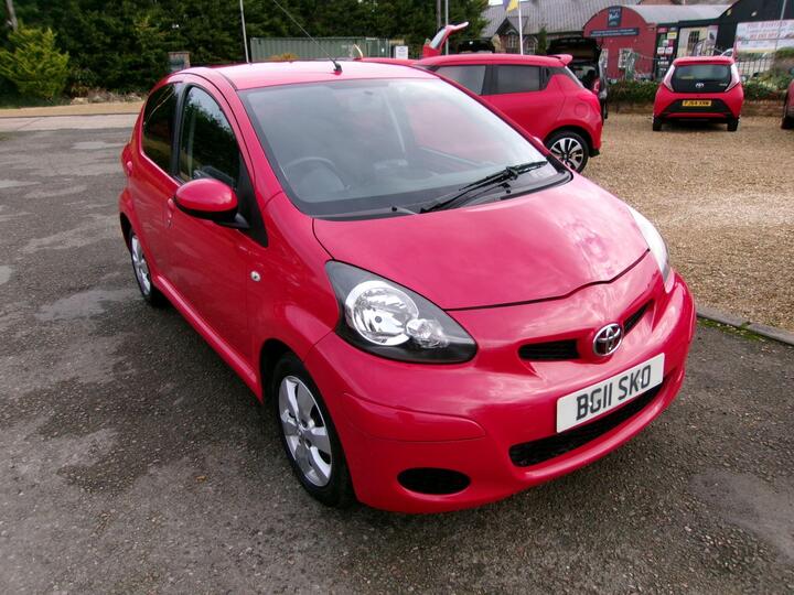 Toyota AYGO 1.0 VVT-i Go Euro 5 5dr Toyota AYGO 1.0 VVT-i Go Euro 5 5dr