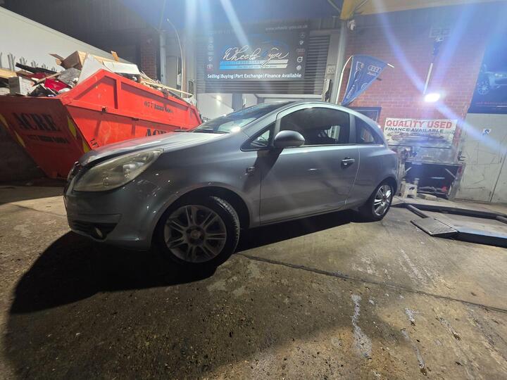 Vauxhall Corsa 1.4i 16v SE 3dr (a/c)