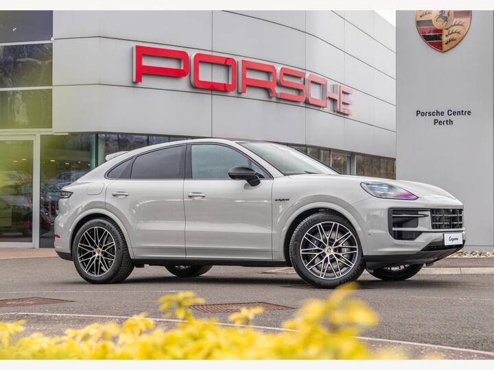 Porsche Cayenne 3.0 V6 E-Hybrid 25.9kWh Black Edition TiptronicS 4WD Euro 6 (s/s) 5dr