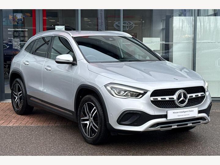 Mercedes-Benz GLA Class 2.0 GLA200d Sport (Executive) 8G-DCT Euro 6 (s/s) 5dr