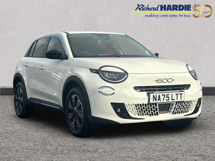 Fiat 600 1.2 MHEV E-DCT Euro 6 (s/s) 5dr