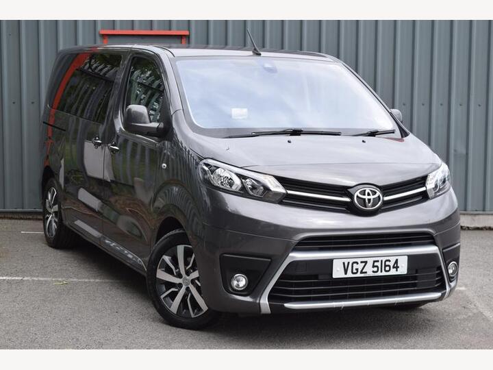 Toyota PROACE VERSO 2.0D Family Medium MPV Auto MWB Euro 6 (s/s) 5dr (8 Seat) Toyota PROACE VERSO 2.0D Family Medium MPV Auto MWB Euro 6 (s/s) 5dr (8 Seat)