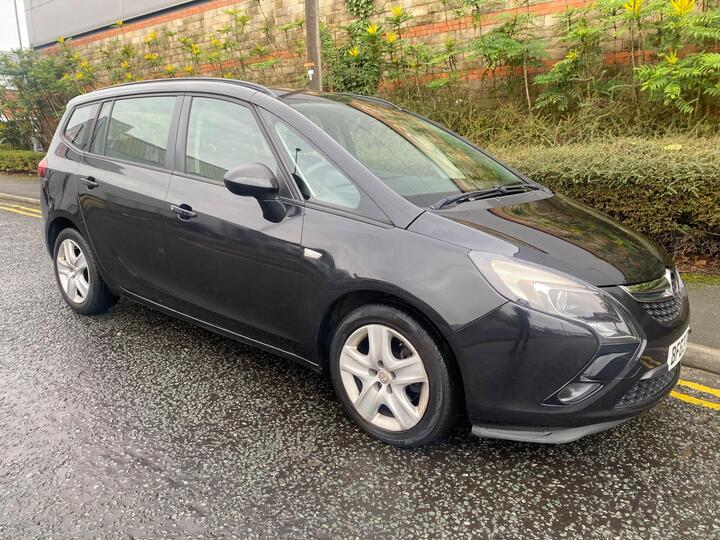 Vauxhall Zafira Tourer 2.0 CDTi Exclusiv Euro 5 5dr Vauxhall Zafira Tourer 2.0 CDTi Exclusiv Euro 5 5dr