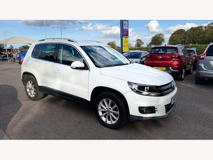 Volkswagen Tiguan 2.0 TDI BlueMotion Tech SE 2WD Euro 5 (s/s) 5dr