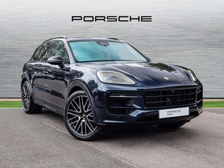 Porsche Cayenne 3.0 V6 E-Hybrid 25.9kWh Black Edition TiptronicS 4WD Euro 6 (s/s) 5dr Porsche Cayenne 3.0 V6 E-Hybrid 25.9kWh Black Edition TiptronicS 4WD Euro 6 (s/s) 5dr