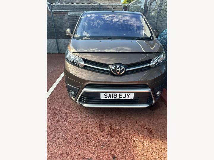 Toyota PROACE VERSO 2.0D Family Compact MPV SWB Euro 6 (s/s) 5dr (8 Seat)