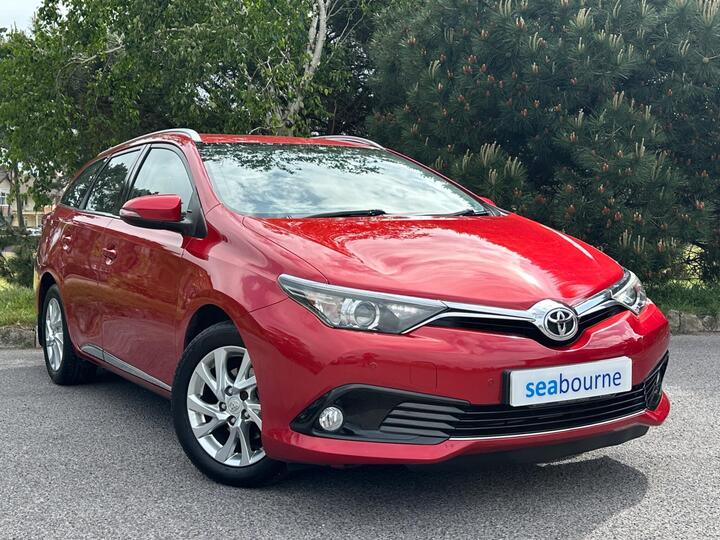 Toyota Auris 1.2 VVT-i Business Edition Touring Sports Euro 6 (s/s) 5dr Toyota Auris 1.2 VVT-i Business Edition Touring Sports Euro 6 (s/s) 5dr