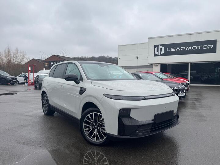 Leapmotor B10 67.1kWh Auto 5dr