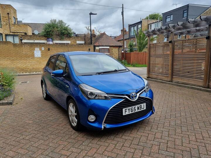 Toyota Yaris 1.5 VVT-h Sport E-CVT Euro 6 5dr