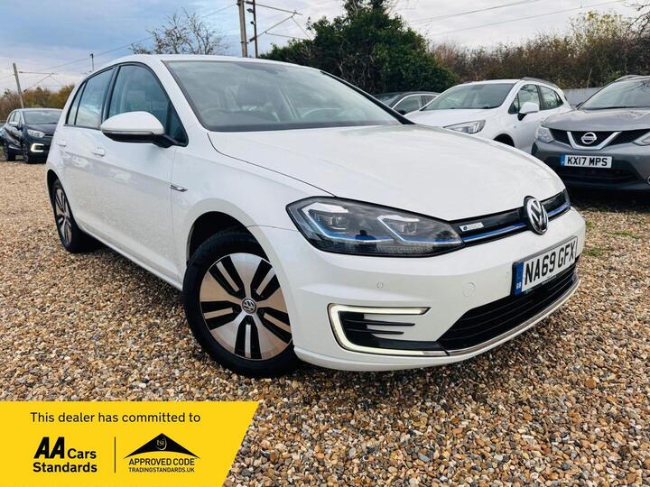 Volkswagen E-Golf 35.8kWh E-Golf Auto 5dr Volkswagen E-Golf 35.8kWh E-Golf Auto 5dr
