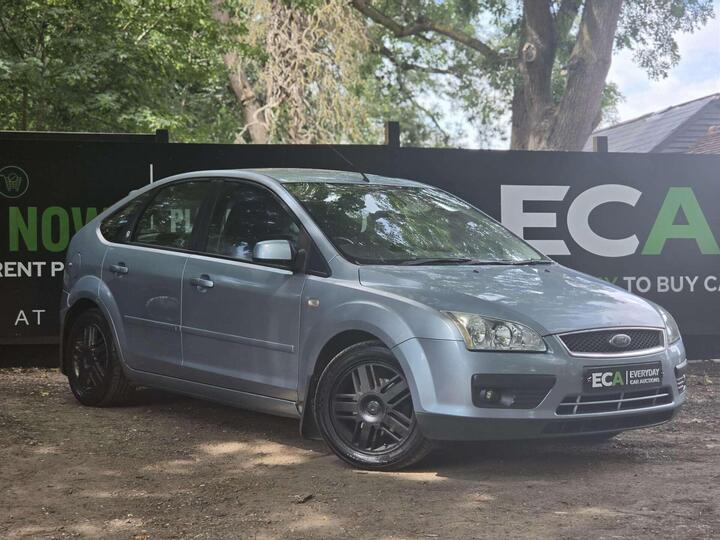 Ford Focus 1.6 Ghia 5dr