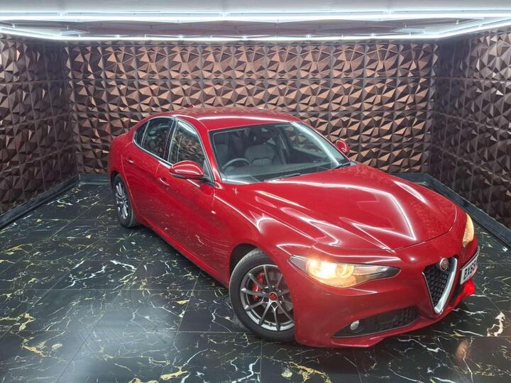 Alfa Romeo GIULIA 2.2 TD Super Auto Euro 6 (s/s) 4dr Alfa Romeo GIULIA 2.2 TD Super Auto Euro 6 (s/s) 4dr