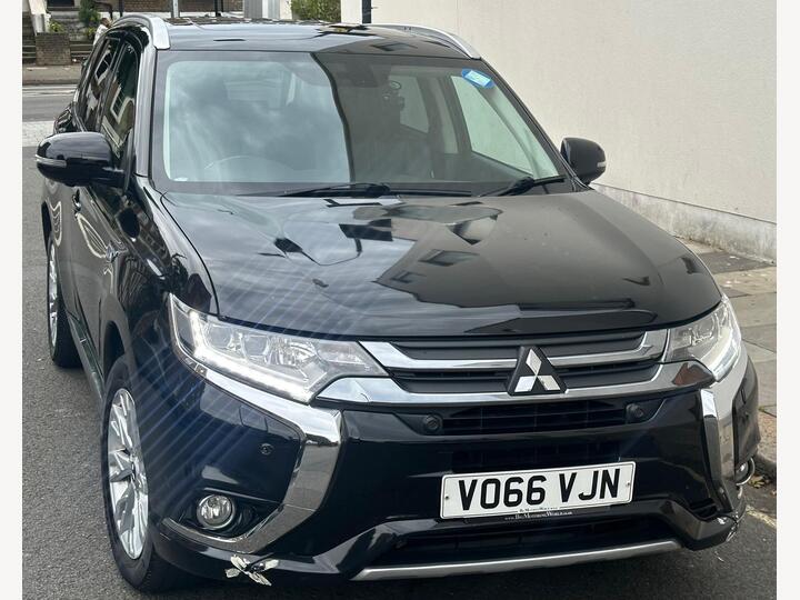 Mitsubishi Outlander 2.0h 12kWh GX4hs CVT 4WD Euro 6 (s/s) 5dr Mitsubishi Outlander 2.0h 12kWh GX4hs CVT 4WD Euro 6 (s/s) 5dr