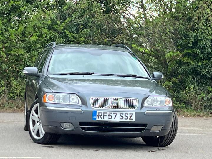 Volvo V70 2.4 D5 SE 5dr