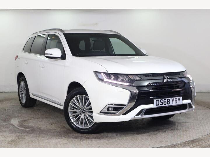 Mitsubishi OUTLANDER 2.4h TwinMotor 13.8kWh 4h CVT 4WD Euro 6 (s/s) 5dr Mitsubishi OUTLANDER 2.4h TwinMotor 13.8kWh 4h CVT 4WD Euro 6 (s/s) 5dr
