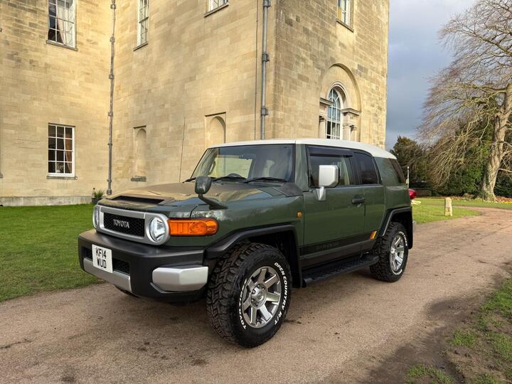 Toyota FJ Cruiser 4L V6 Petrol Automatic With Tan Interior