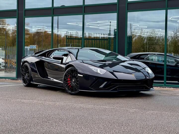 Lamborghini AVENTADOR 6.5 V12 LP 740-4 S ISR 4WD Euro 6 2dr Lamborghini AVENTADOR 6.5 V12 LP 740-4 S ISR 4WD Euro 6 2dr