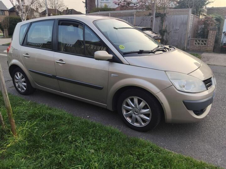 Renault Scenic 1.6 VVT Dynamique 5dr