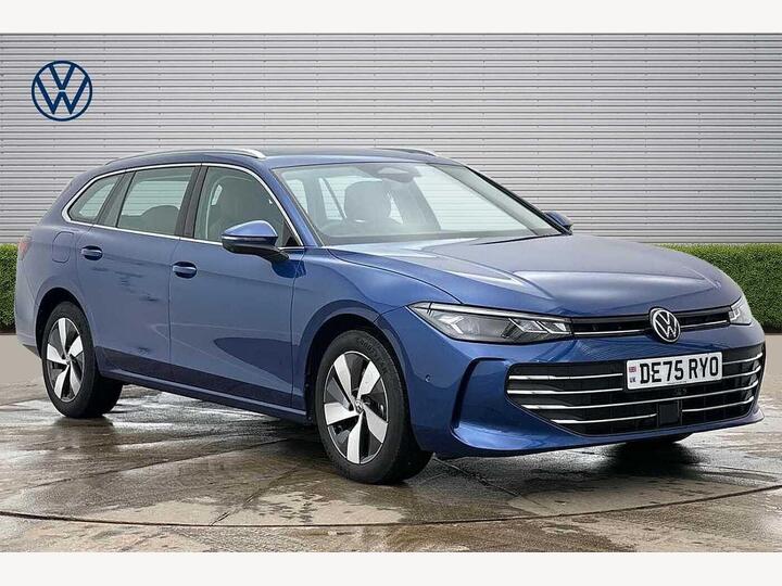 Volkswagen Passat 1.5 TSI EHybrid 19.7kWh Life DSG Euro 6 (s/s) 5dr Volkswagen Passat 1.5 TSI EHybrid 19.7kWh Life DSG Euro 6 (s/s) 5dr