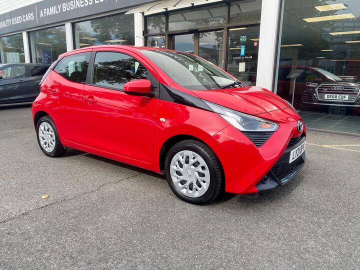 Toyota AYGO 1.0 VVT-i X-play X-shift Euro 6 5dr (Safety Sense)