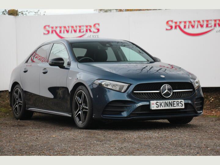 Mercedes-Benz A Class 1.3 A200 AMG Line Edition (Executive) 7G-DCT Euro 6 (s/s) 4dr Mercedes-Benz A Class 1.3 A200 AMG Line Edition (Executive) 7G-DCT Euro 6 (s/s) 4dr