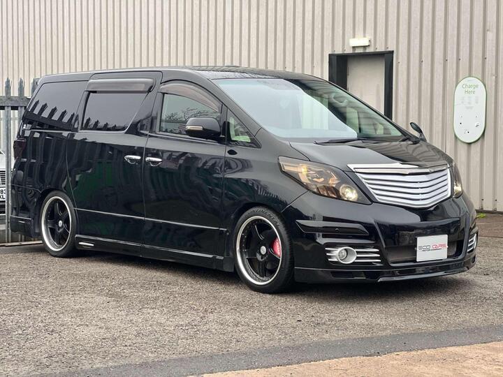 Toyota Alphard GOLDEN EYES II TWIN SUNROOF GRADE 4B WOW