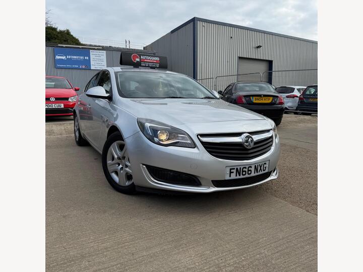Vauxhall Insignia 1.6 CDTi EcoFLEX Design Euro 6 (s/s) 5dr Vauxhall Insignia 1.6 CDTi EcoFLEX Design Euro 6 (s/s) 5dr
