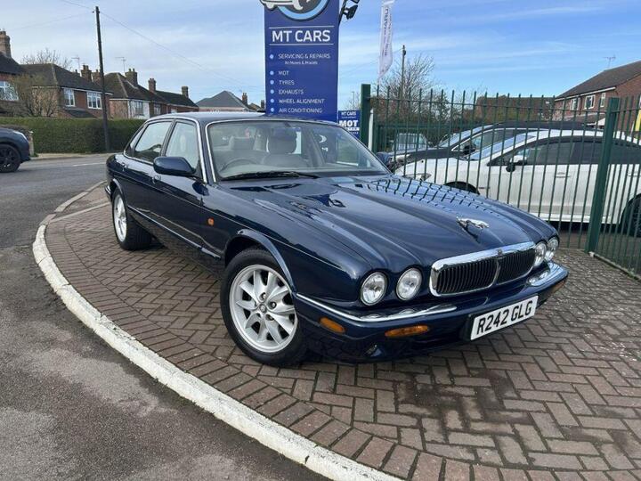 Jaguar V8 Xj Series 4.0 XJ8 4dr