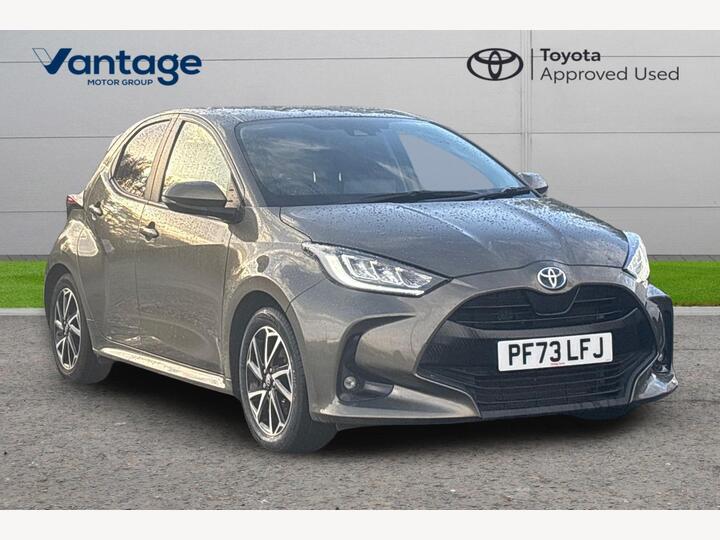 Toyota Yaris 1.5 VVT-h Design E-CVT Euro 6 (s/s) 5dr