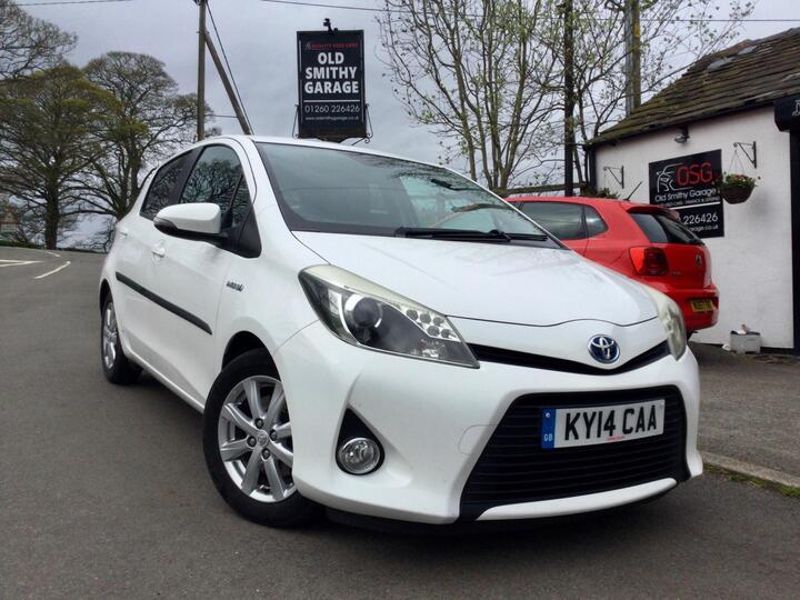 Toyota Yaris 1.5 VVT-h Icon Plus CVT Euro 5 5dr Toyota Yaris 1.5 VVT-h Icon Plus CVT Euro 5 5dr