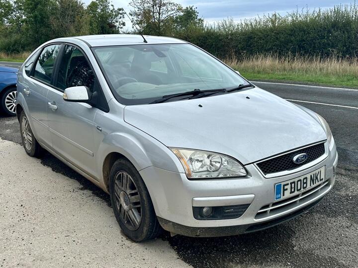 Ford Focus 1.6 Ghia 5dr