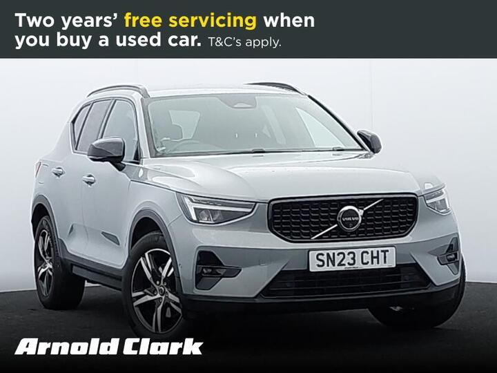 Volvo XC40 2.0 B3 MHEV Plus Dark DCT Auto Euro 6 (s/s) 5dr