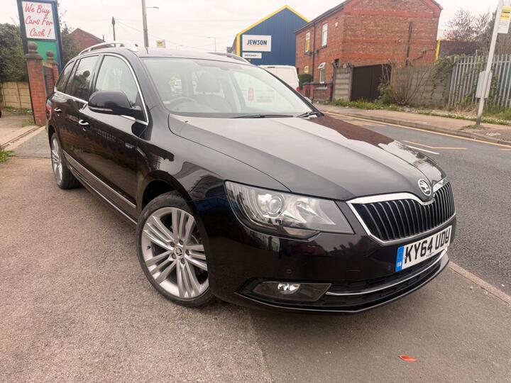 Skoda Superb 2.0 TDI Elegance Euro 5 (s/s) 5dr Skoda Superb 2.0 TDI Elegance Euro 5 (s/s) 5dr