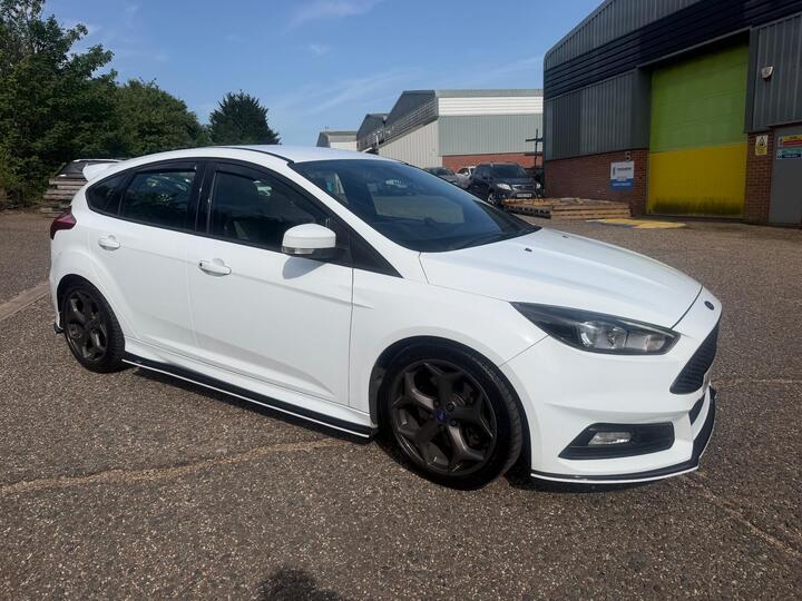 Ford Focus 2.0T EcoBoost ST-2 Euro 6 (s/s) 5dr