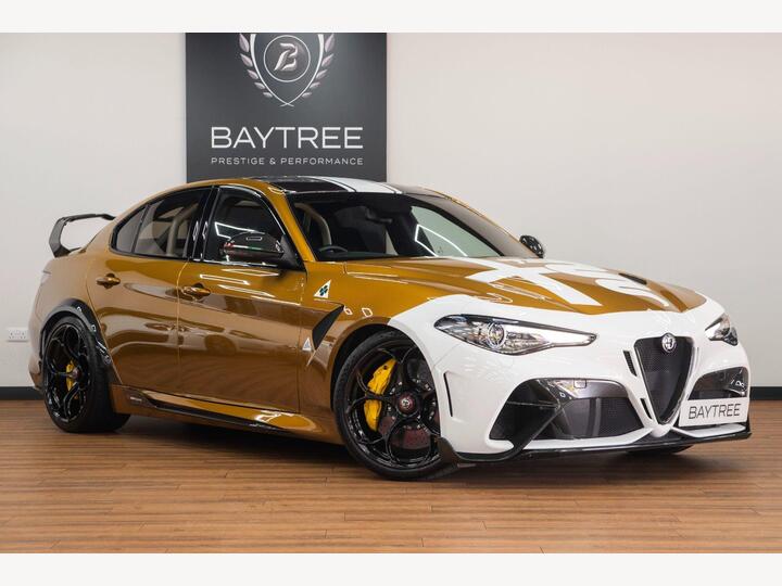 Alfa Romeo GIULIA 2.9 V6 Bi-Turbo Quadrifoglio Alfa Romeo GIULIA 2.9 V6 Bi-Turbo Quadrifoglio
