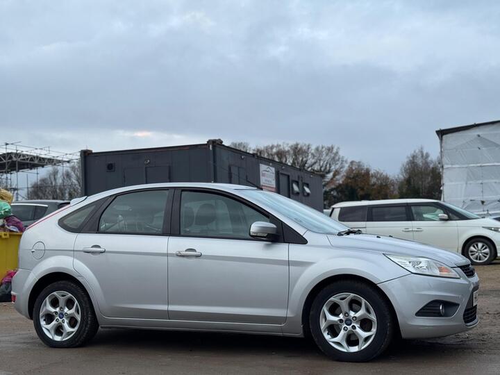 Ford Focus 1.6 Sport 5dr