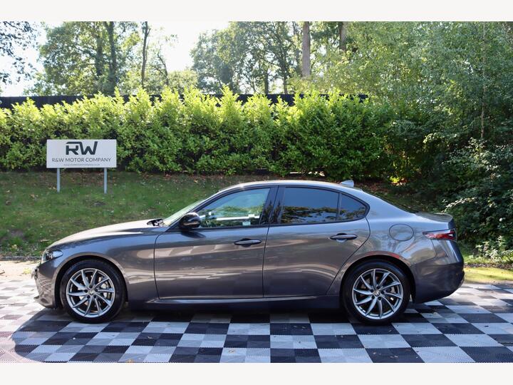 Alfa Romeo Giulia 2.0T Sprint Auto Euro 6 (s/s) 4dr Alfa Romeo Giulia 2.0T Sprint Auto Euro 6 (s/s) 4dr