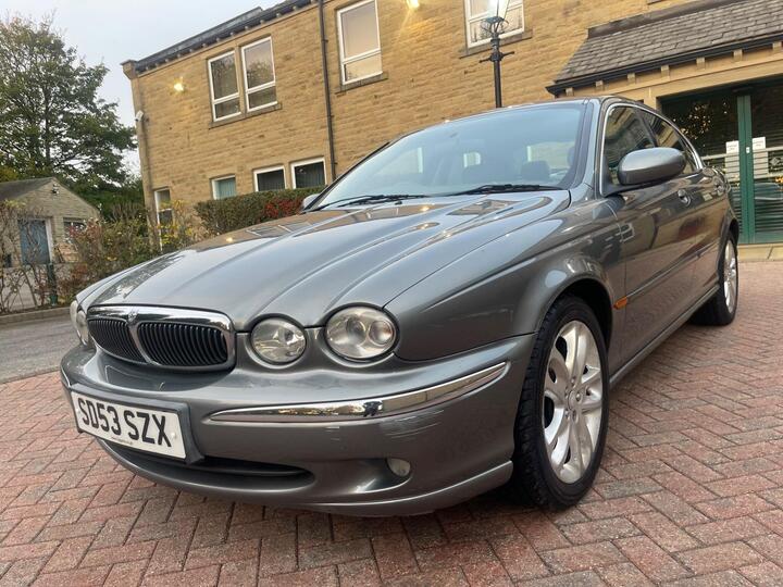 Jaguar X-Type 2.1 Classic 4dr Jaguar X-Type 2.1 Classic 4dr