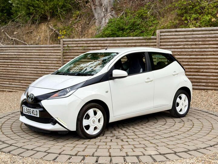 Toyota AYGO 1.0 VVT-i X-play X-shift Euro 5 5dr Euro 5