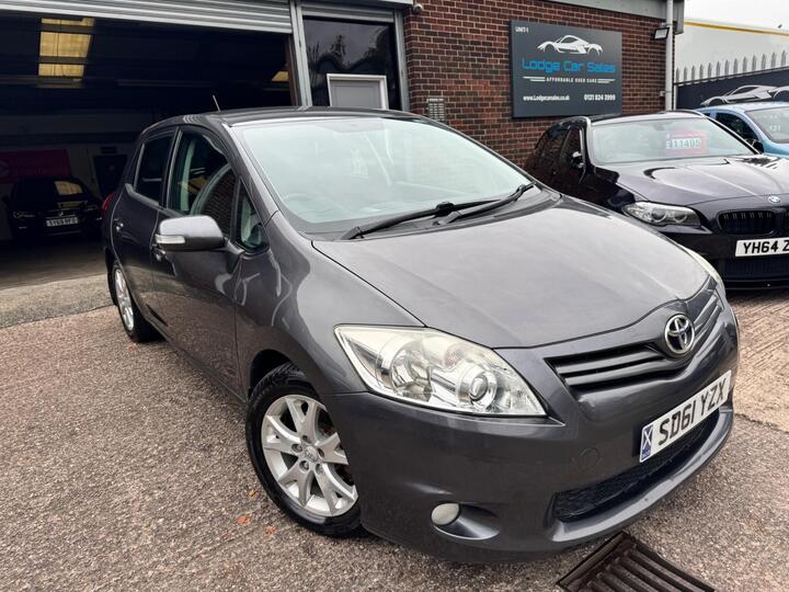 Toyota Auris 1.6 V-Matic TR Euro 5 5dr Toyota Auris 1.6 V-Matic TR Euro 5 5dr