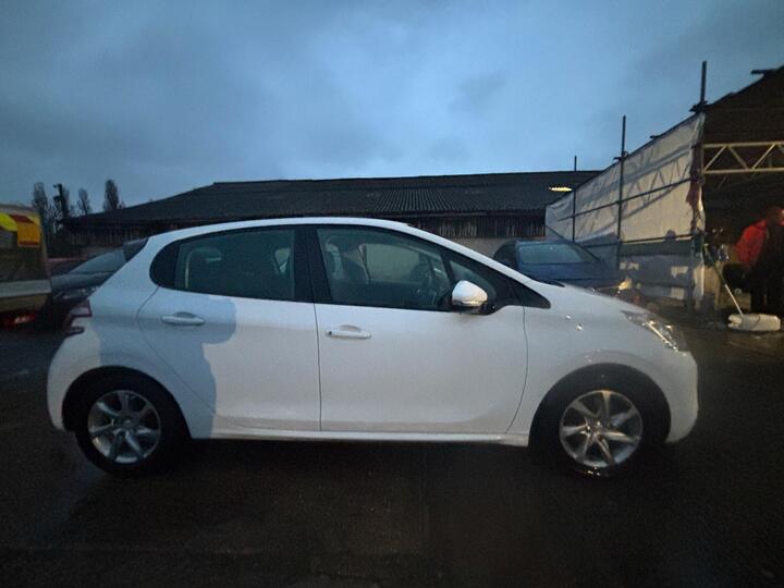 Peugeot 208 1.4 E-HDi Active EGC Euro 5 (s/s) 5dr