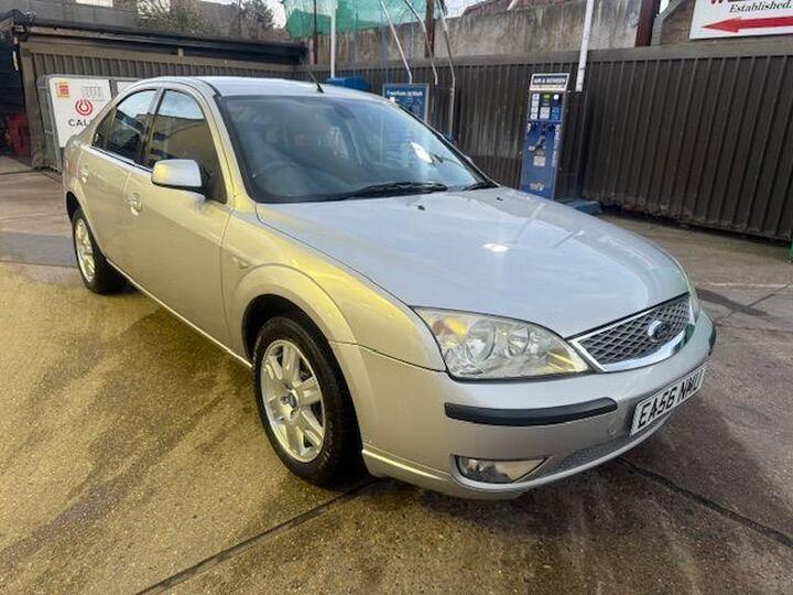 Ford Mondeo 2.0 Ghia 5dr