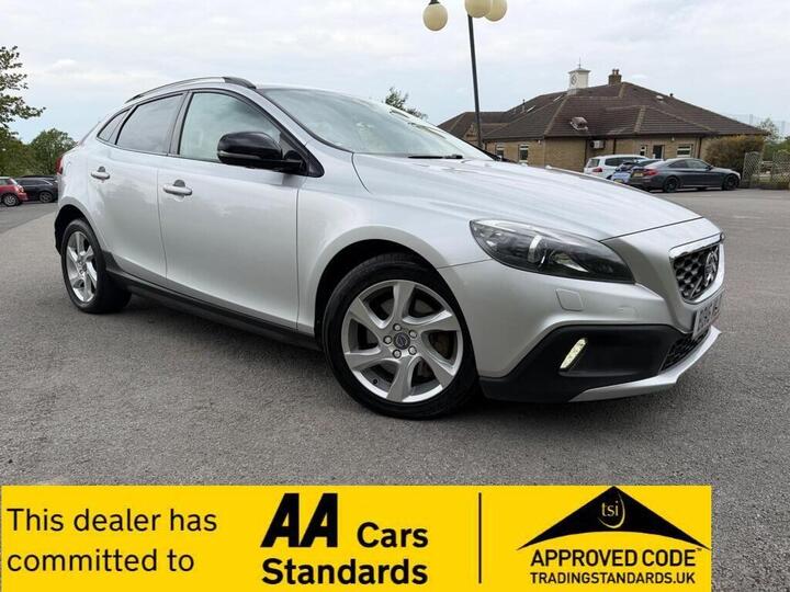 Volvo V40 Cross Country 2.0 D2 Lux Auto Euro 6 (s/s) 5dr