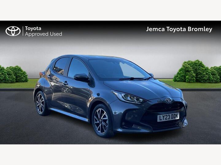 Toyota Yaris 1.5 VVT-h Design E-CVT Euro 6 (s/s) 5dr