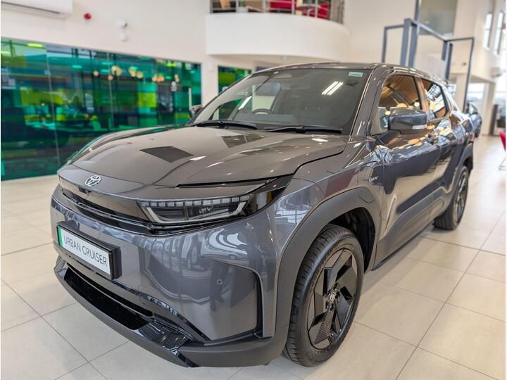 Toyota Urban Cruiser 61kWh Design Auto 5dr