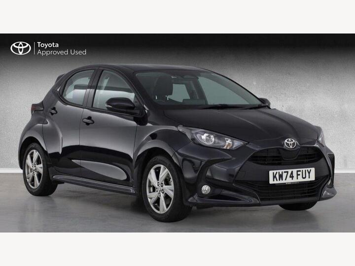 Toyota Yaris 1.5 VVT-h Icon E-CVT Euro 6 (s/s) 5dr Toyota Yaris 1.5 VVT-h Icon E-CVT Euro 6 (s/s) 5dr