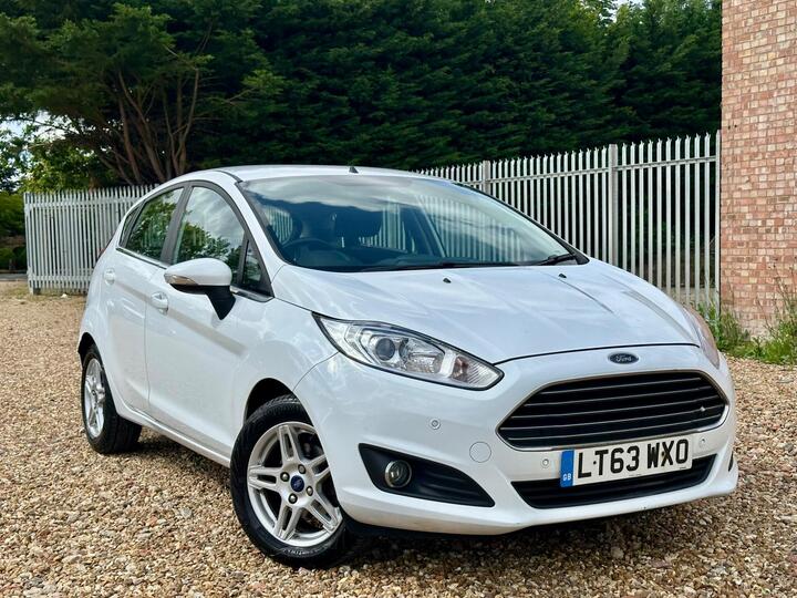 Ford Fiesta 1.0T EcoBoost Zetec Euro 5 (s/s) 5dr
